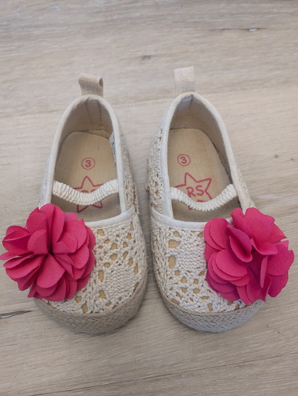 3️⃣ Baby Girl's Shoes- Old Navy Flip Flops, Bow & Flower Flats; Size: 3 Baby - Picture 2 of 9